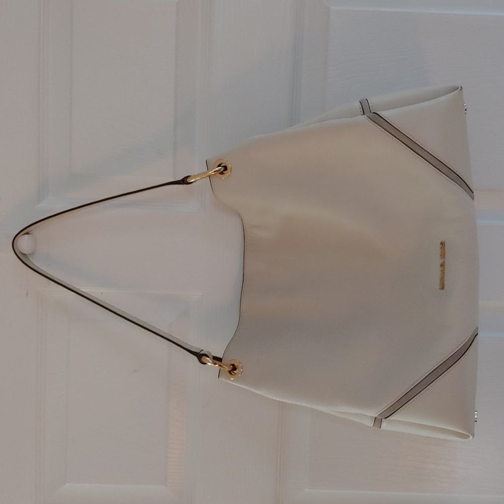 Women's shoulder bag